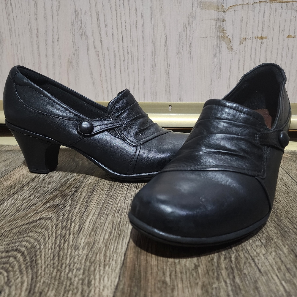 Cobb Hill 7.5 black heels